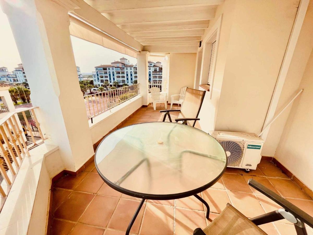 Apartamento con terraza y vistas al mar 1ª línea Isla del Moral Habitación foto