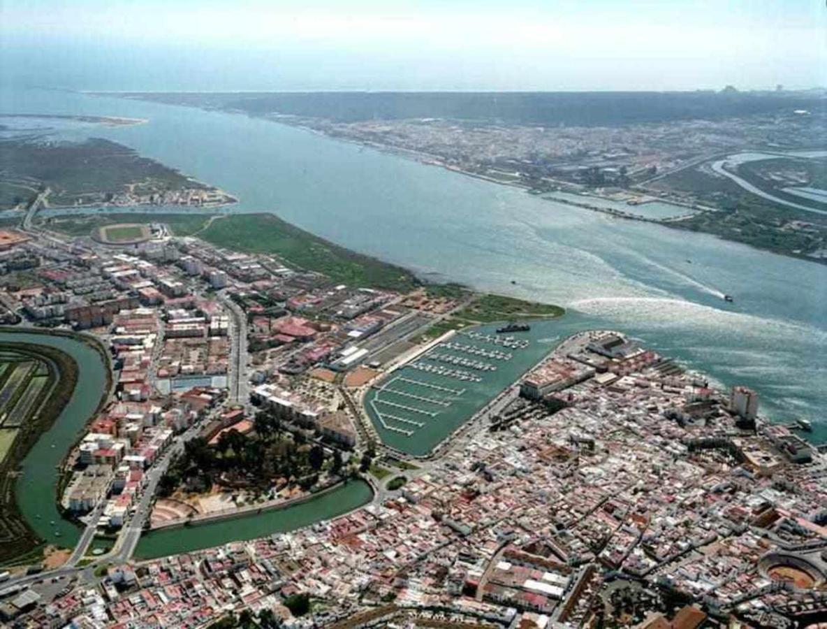 Apartamento con terraza y vistas al mar 1ª línea Isla del Moral Exterior foto