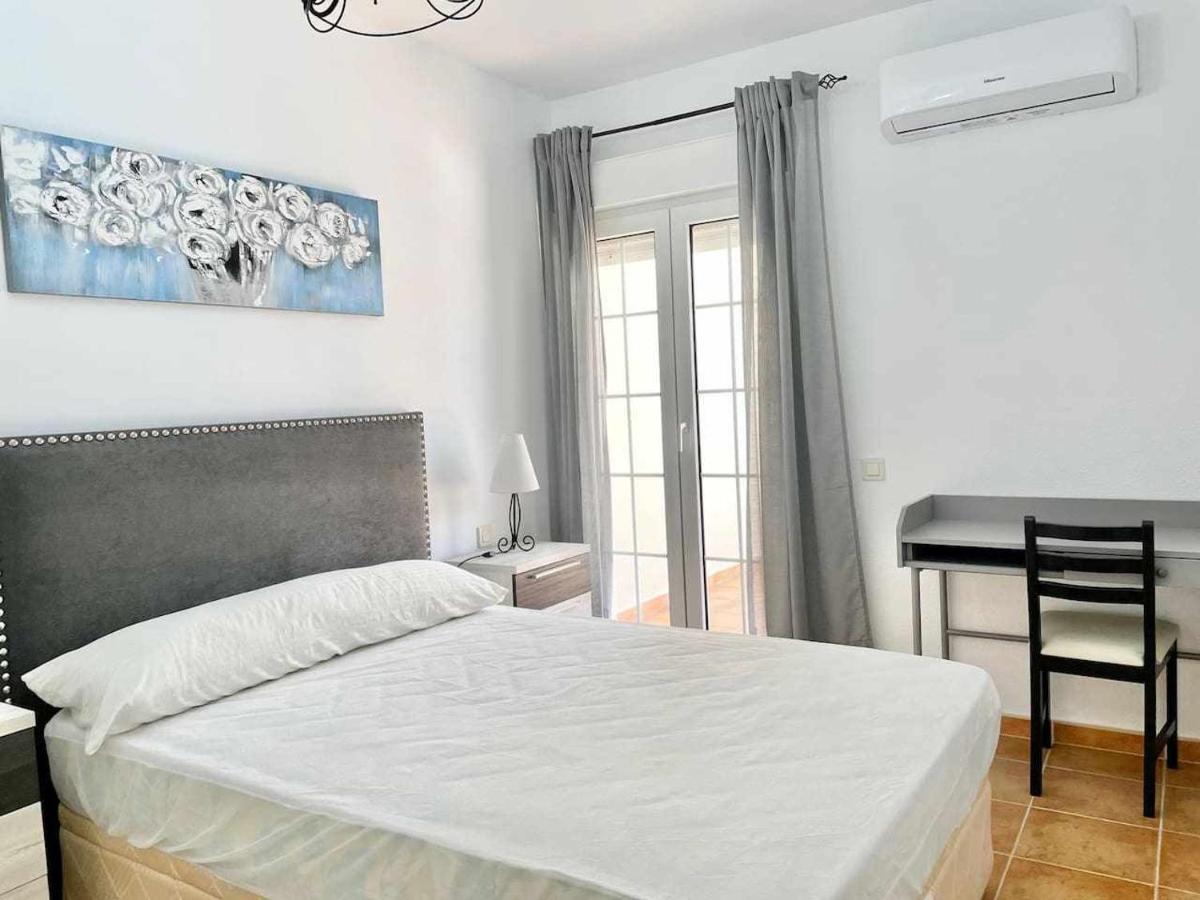 Apartamento con terraza y vistas al mar 1ª línea Isla del Moral Habitación foto