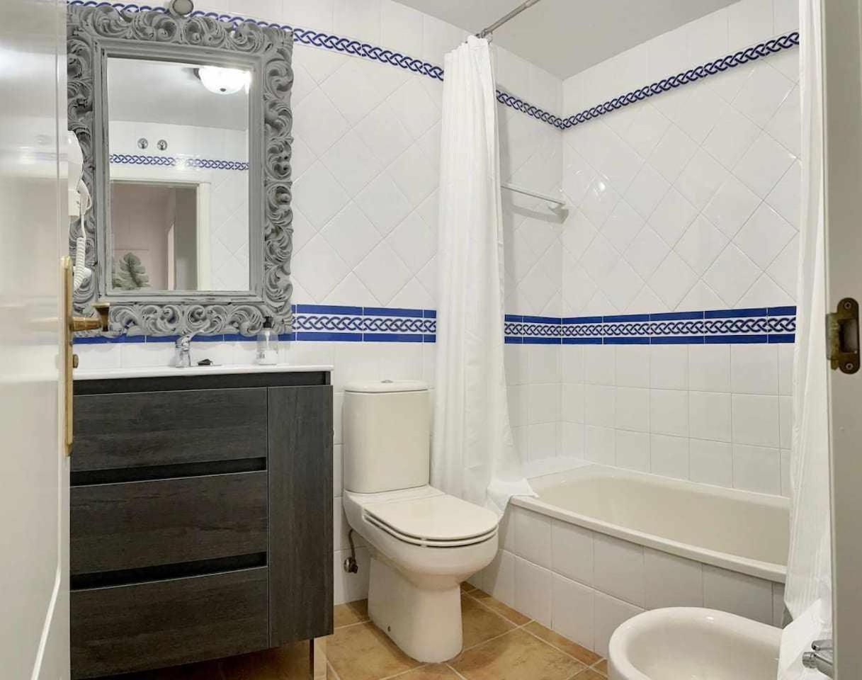 Apartamento con terraza y vistas al mar 1ª línea Isla del Moral Habitación foto