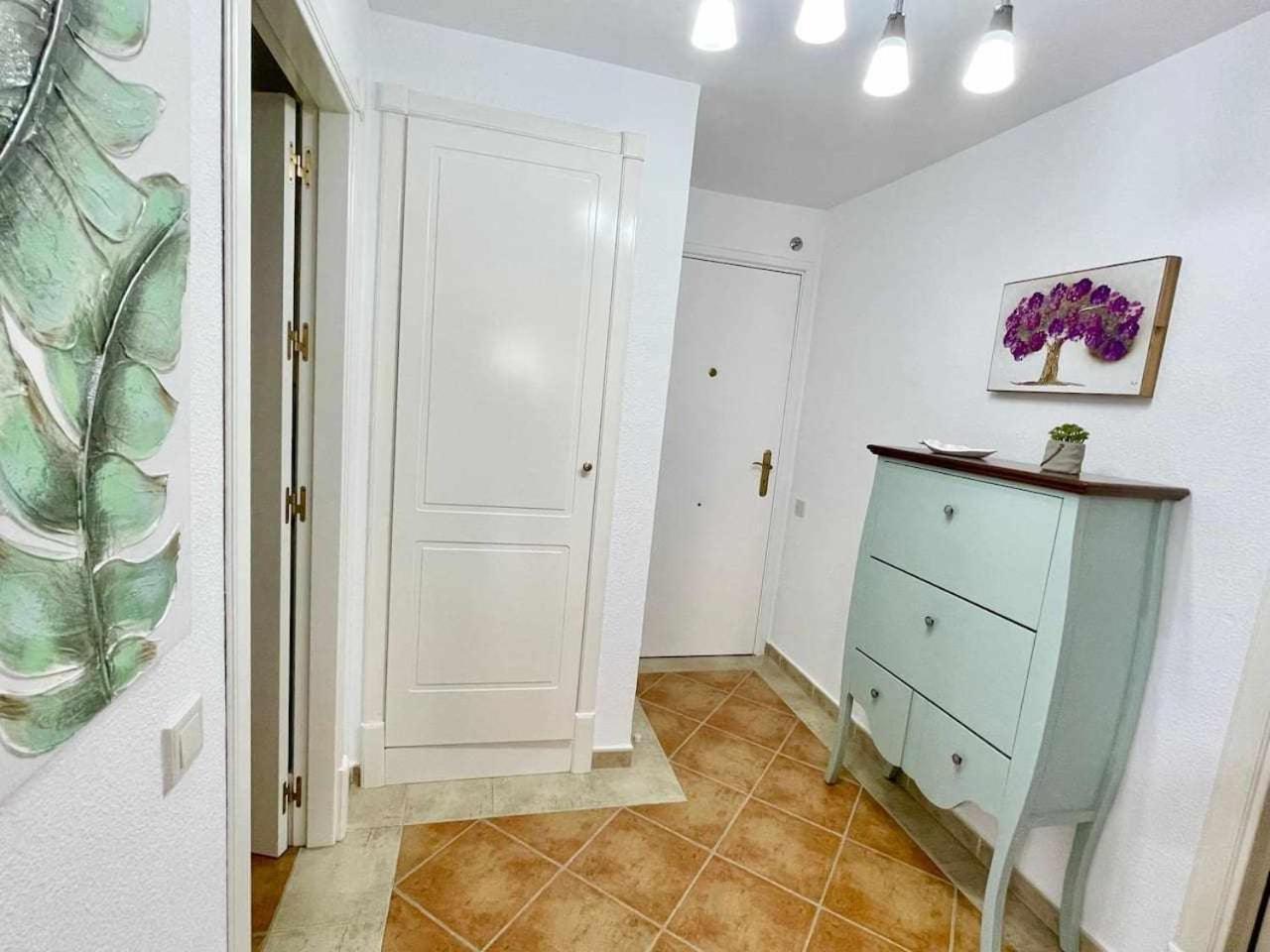 Apartamento con terraza y vistas al mar 1ª línea Isla del Moral Habitación foto