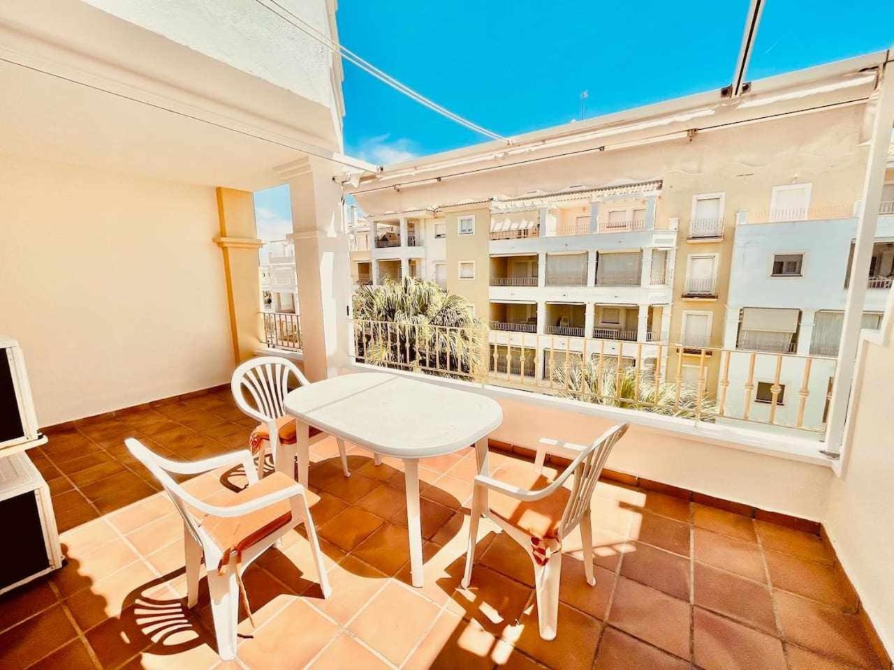 Apartamento con terraza y vistas al mar 1ª línea Isla del Moral Habitación foto